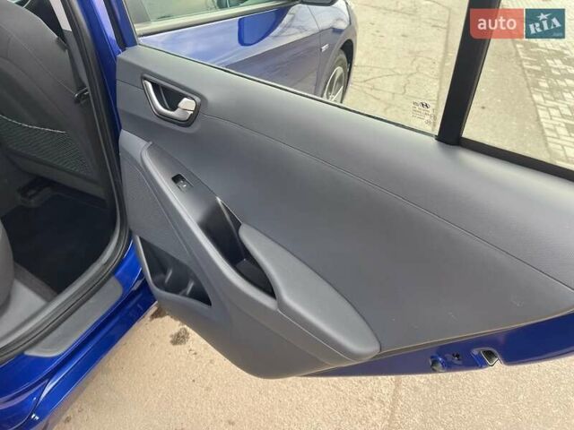 Синий Хендай Ioniq, объемом двигателя 0 л и пробегом 158 тыс. км за 12300 $, фото 26 на Automoto.ua