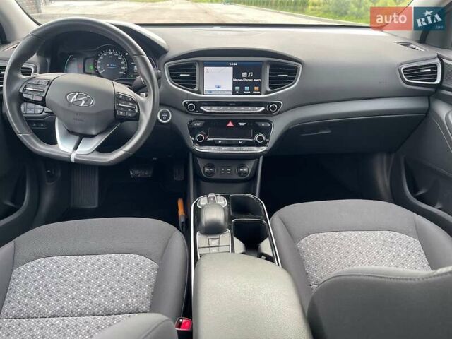 Синий Хендай Ioniq, объемом двигателя 0 л и пробегом 158 тыс. км за 12300 $, фото 30 на Automoto.ua