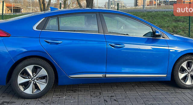 Синий Хендай Ioniq, объемом двигателя 0 л и пробегом 107 тыс. км за 12999 $, фото 6 на Automoto.ua