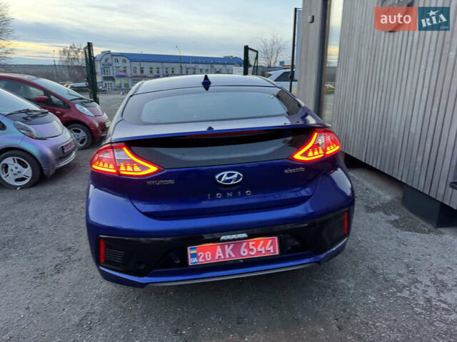 Синий Хендай Ioniq, объемом двигателя 0 л и пробегом 45 тыс. км за 13300 $, фото 5 на Automoto.ua
