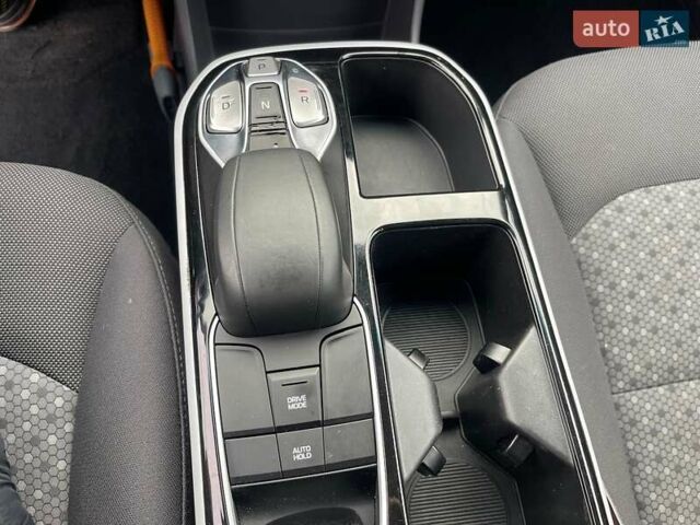 Синий Хендай Ioniq, объемом двигателя 0 л и пробегом 158 тыс. км за 12300 $, фото 35 на Automoto.ua