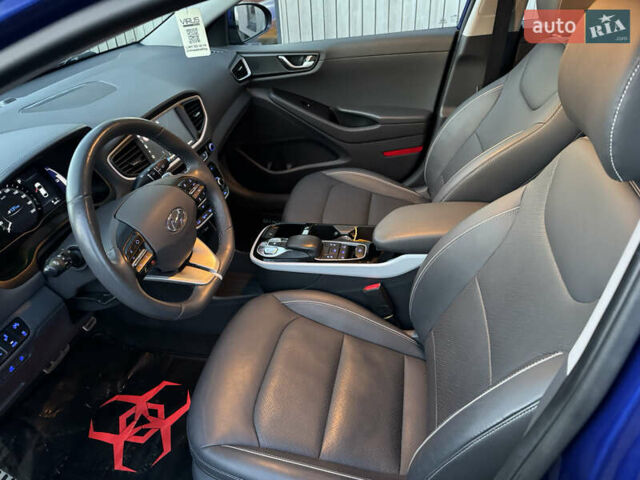 Синий Хендай Ioniq, объемом двигателя 0 л и пробегом 45 тыс. км за 13300 $, фото 18 на Automoto.ua