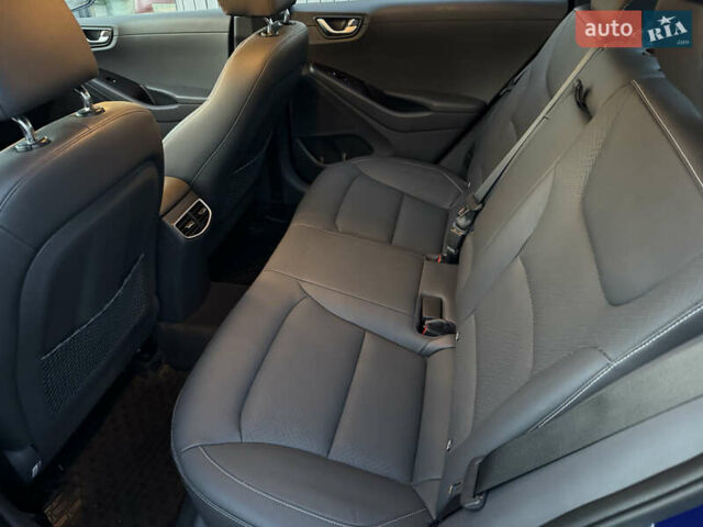 Синий Хендай Ioniq, объемом двигателя 0 л и пробегом 45 тыс. км за 13300 $, фото 16 на Automoto.ua