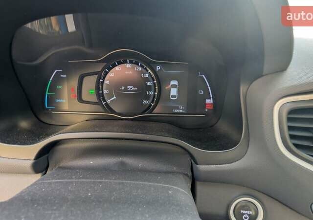 Синий Хендай Ioniq, объемом двигателя 0 л и пробегом 132 тыс. км за 13450 $, фото 6 на Automoto.ua