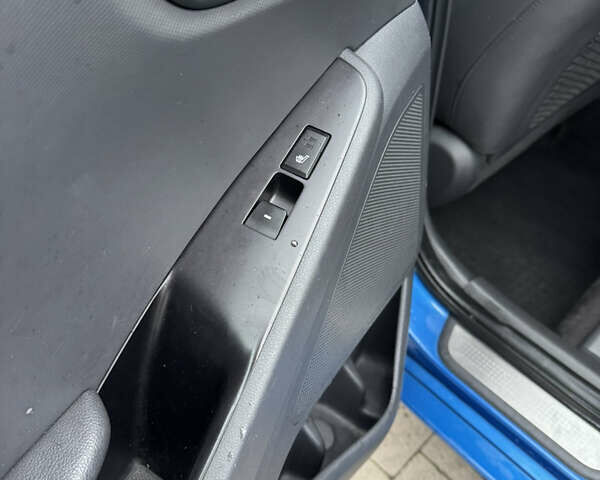 Синий Хендай Ioniq, объемом двигателя 0 л и пробегом 159 тыс. км за 10800 $, фото 34 на Automoto.ua