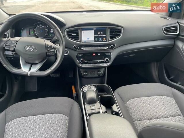 Синий Хендай Ioniq, объемом двигателя 0 л и пробегом 158 тыс. км за 12300 $, фото 31 на Automoto.ua