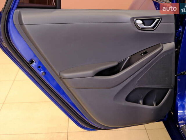 Синий Хендай Ioniq, объемом двигателя 1.58 л и пробегом 93 тыс. км за 11900 $, фото 32 на Automoto.ua