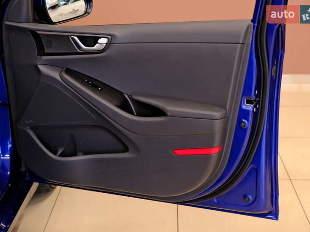 Синий Хендай Ioniq, объемом двигателя 1.58 л и пробегом 93 тыс. км за 11900 $, фото 40 на Automoto.ua