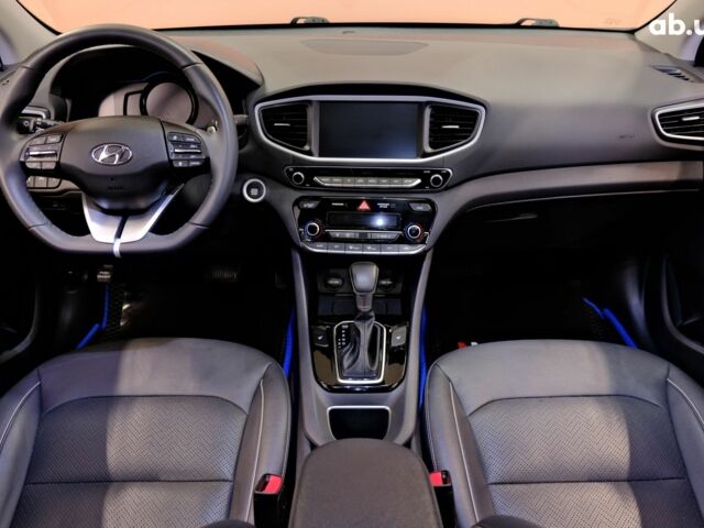 Синий Хендай Ioniq, объемом двигателя 1.6 л и пробегом 93 тыс. км за 11900 $, фото 6 на Automoto.ua