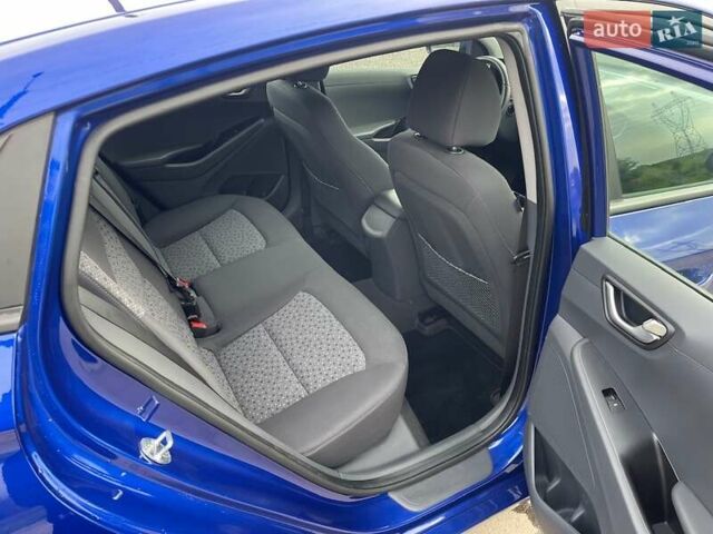 Синий Хендай Ioniq, объемом двигателя 0 л и пробегом 158 тыс. км за 12300 $, фото 25 на Automoto.ua