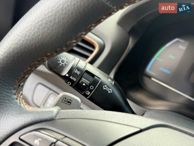 Синій Хендай Ioniq, об'ємом двигуна 0 л та пробігом 96 тис. км за 11000 $, фото 33 на Automoto.ua