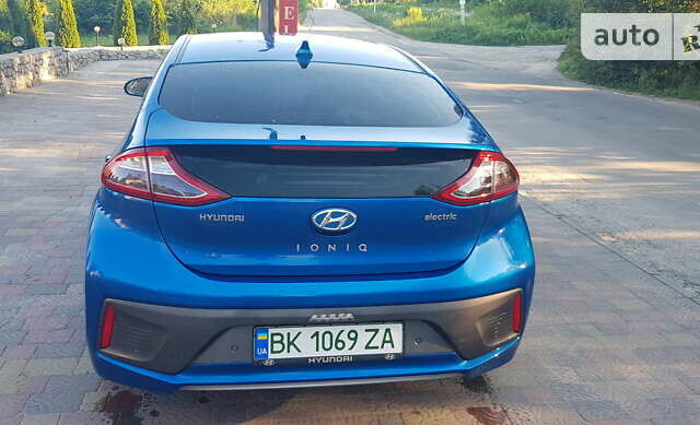 Синій Хендай Ioniq, об'ємом двигуна 0 л та пробігом 148 тис. км за 11111 $, фото 10 на Automoto.ua
