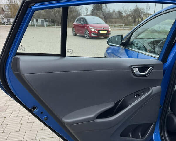 Синий Хендай Ioniq, объемом двигателя 0 л и пробегом 159 тыс. км за 10800 $, фото 33 на Automoto.ua