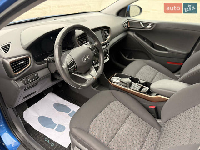 Синій Хендай Ioniq, об'ємом двигуна 0 л та пробігом 135 тис. км за 11500 $, фото 5 на Automoto.ua