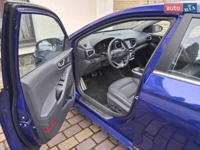 Синий Хендай Ioniq, объемом двигателя 0 л и пробегом 21 тыс. км за 13460 $, фото 11 на Automoto.ua
