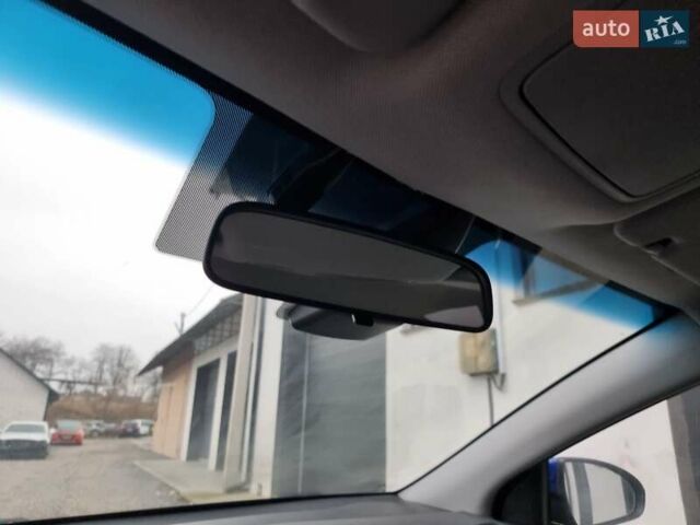 Синий Хендай Ioniq, объемом двигателя 0 л и пробегом 138 тыс. км за 12600 $, фото 28 на Automoto.ua