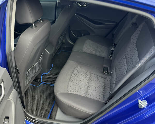 Синий Хендай Ioniq, объемом двигателя 0 л и пробегом 102 тыс. км за 14700 $, фото 8 на Automoto.ua