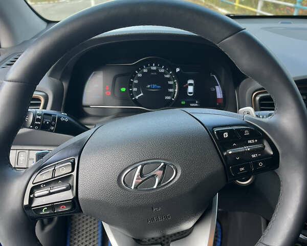 Синий Хендай Ioniq, объемом двигателя 0 л и пробегом 102 тыс. км за 14700 $, фото 10 на Automoto.ua