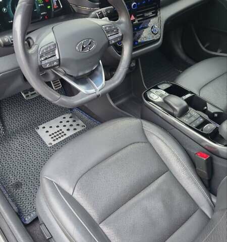 Синий Хендай Ioniq, объемом двигателя 0 л и пробегом 66 тыс. км за 17800 $, фото 39 на Automoto.ua