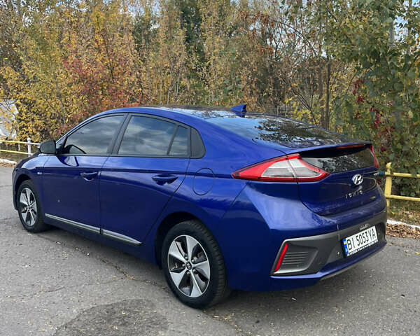 Синий Хендай Ioniq, объемом двигателя 0 л и пробегом 102 тыс. км за 14700 $, фото 4 на Automoto.ua