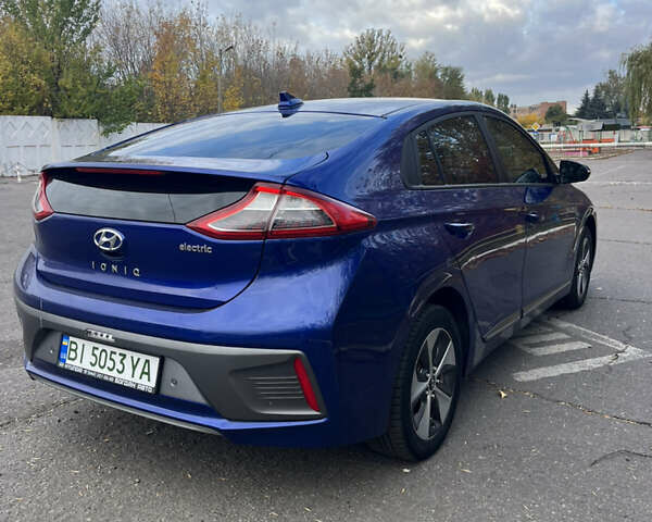 Синий Хендай Ioniq, объемом двигателя 0 л и пробегом 102 тыс. км за 14700 $, фото 6 на Automoto.ua