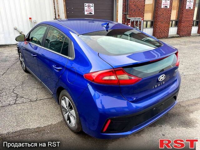 Синий Хендай Ioniq, объемом двигателя 1.6 л и пробегом 83 тыс. км за 13000 $, фото 5 на Automoto.ua