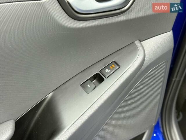 Синий Хендай Ioniq, объемом двигателя 0 л и пробегом 94 тыс. км за 13077 $, фото 28 на Automoto.ua