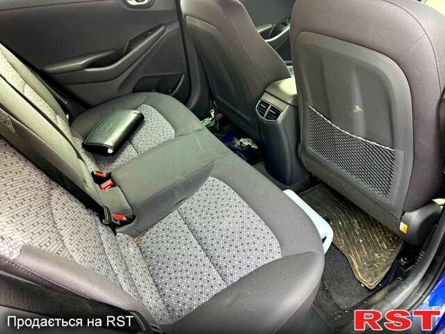 Синий Хендай Ioniq, объемом двигателя 1.6 л и пробегом 83 тыс. км за 13000 $, фото 9 на Automoto.ua