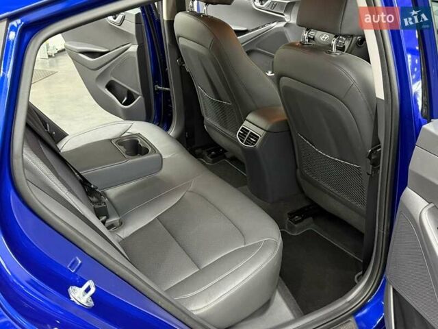 Синий Хендай Ioniq, объемом двигателя 0 л и пробегом 94 тыс. км за 13077 $, фото 25 на Automoto.ua