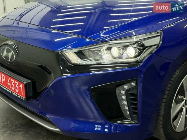 Синий Хендай Ioniq, объемом двигателя 0 л и пробегом 94 тыс. км за 13077 $, фото 3 на Automoto.ua