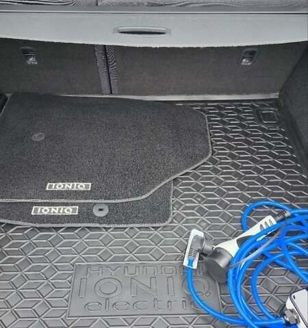 Синий Хендай Ioniq, объемом двигателя 0 л и пробегом 66 тыс. км за 17800 $, фото 31 на Automoto.ua