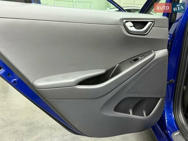 Синий Хендай Ioniq, объемом двигателя 0 л и пробегом 94 тыс. км за 13077 $, фото 27 на Automoto.ua