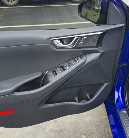 Синий Хендай Ioniq, объемом двигателя 0 л и пробегом 66 тыс. км за 17800 $, фото 40 на Automoto.ua