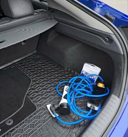 Синий Хендай Ioniq, объемом двигателя 0 л и пробегом 66 тыс. км за 17800 $, фото 32 на Automoto.ua