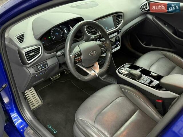 Синий Хендай Ioniq, объемом двигателя 0 л и пробегом 94 тыс. км за 13077 $, фото 15 на Automoto.ua