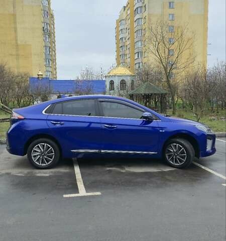Синий Хендай Ioniq, объемом двигателя 0 л и пробегом 66 тыс. км за 17800 $, фото 3 на Automoto.ua