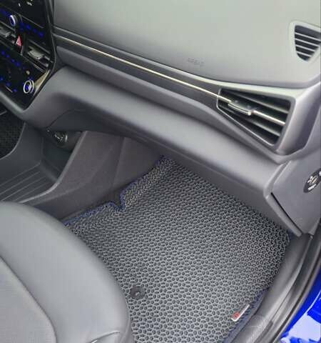 Синий Хендай Ioniq, объемом двигателя 0 л и пробегом 66 тыс. км за 17800 $, фото 62 на Automoto.ua