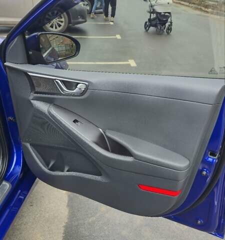 Синий Хендай Ioniq, объемом двигателя 0 л и пробегом 66 тыс. км за 17800 $, фото 42 на Automoto.ua