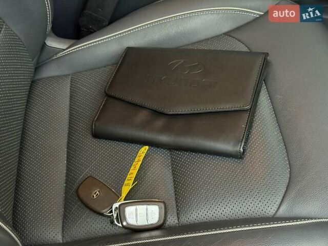 Синий Хендай Ioniq, объемом двигателя 0 л и пробегом 94 тыс. км за 13077 $, фото 22 на Automoto.ua