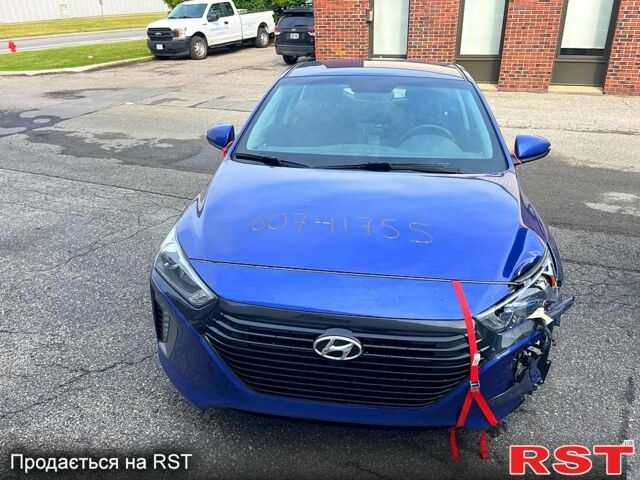 Синий Хендай Ioniq, объемом двигателя 1.6 л и пробегом 83 тыс. км за 13000 $, фото 1 на Automoto.ua