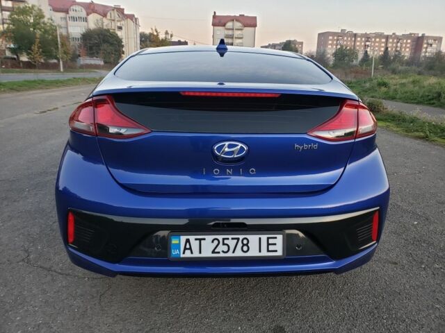 Синій Хендай Ioniq, об'ємом двигуна 1.6 л та пробігом 73 тис. км за 17800 $, фото 5 на Automoto.ua