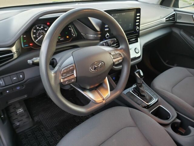 Синій Хендай Ioniq, об'ємом двигуна 1.6 л та пробігом 73 тис. км за 17800 $, фото 16 на Automoto.ua