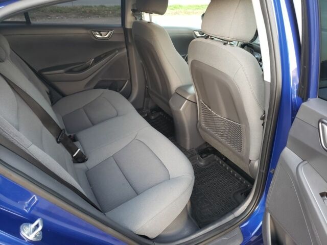 Синій Хендай Ioniq, об'ємом двигуна 1.6 л та пробігом 73 тис. км за 17800 $, фото 12 на Automoto.ua