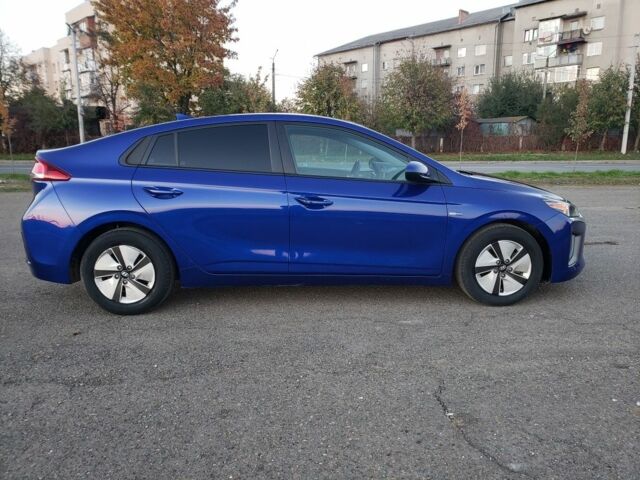 Синій Хендай Ioniq, об'ємом двигуна 1.6 л та пробігом 73 тис. км за 17800 $, фото 7 на Automoto.ua