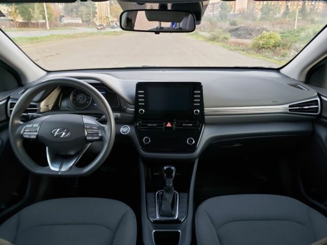 Синій Хендай Ioniq, об'ємом двигуна 1.6 л та пробігом 73 тис. км за 17800 $, фото 13 на Automoto.ua