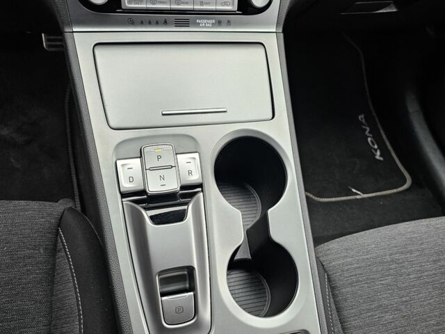 Синий Хендай Ioniq, объемом двигателя 0 л и пробегом 28 тыс. км за 18500 $, фото 11 на Automoto.ua