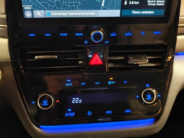 Синий Хендай Ioniq, объемом двигателя 0 л и пробегом 91 тыс. км за 16000 $, фото 11 на Automoto.ua