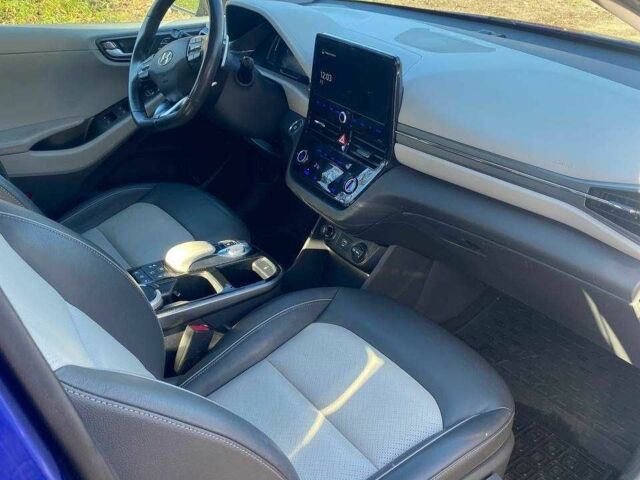 Синий Хендай Ioniq, объемом двигателя 0 л и пробегом 91 тыс. км за 16000 $, фото 9 на Automoto.ua