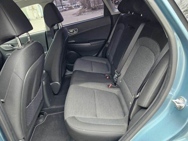 Синий Хендай Ioniq, объемом двигателя 0 л и пробегом 28 тыс. км за 18500 $, фото 9 на Automoto.ua