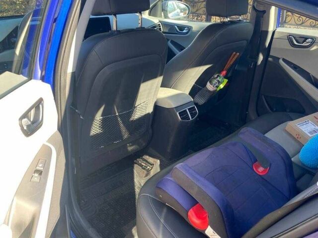 Синий Хендай Ioniq, объемом двигателя 0 л и пробегом 91 тыс. км за 16000 $, фото 6 на Automoto.ua